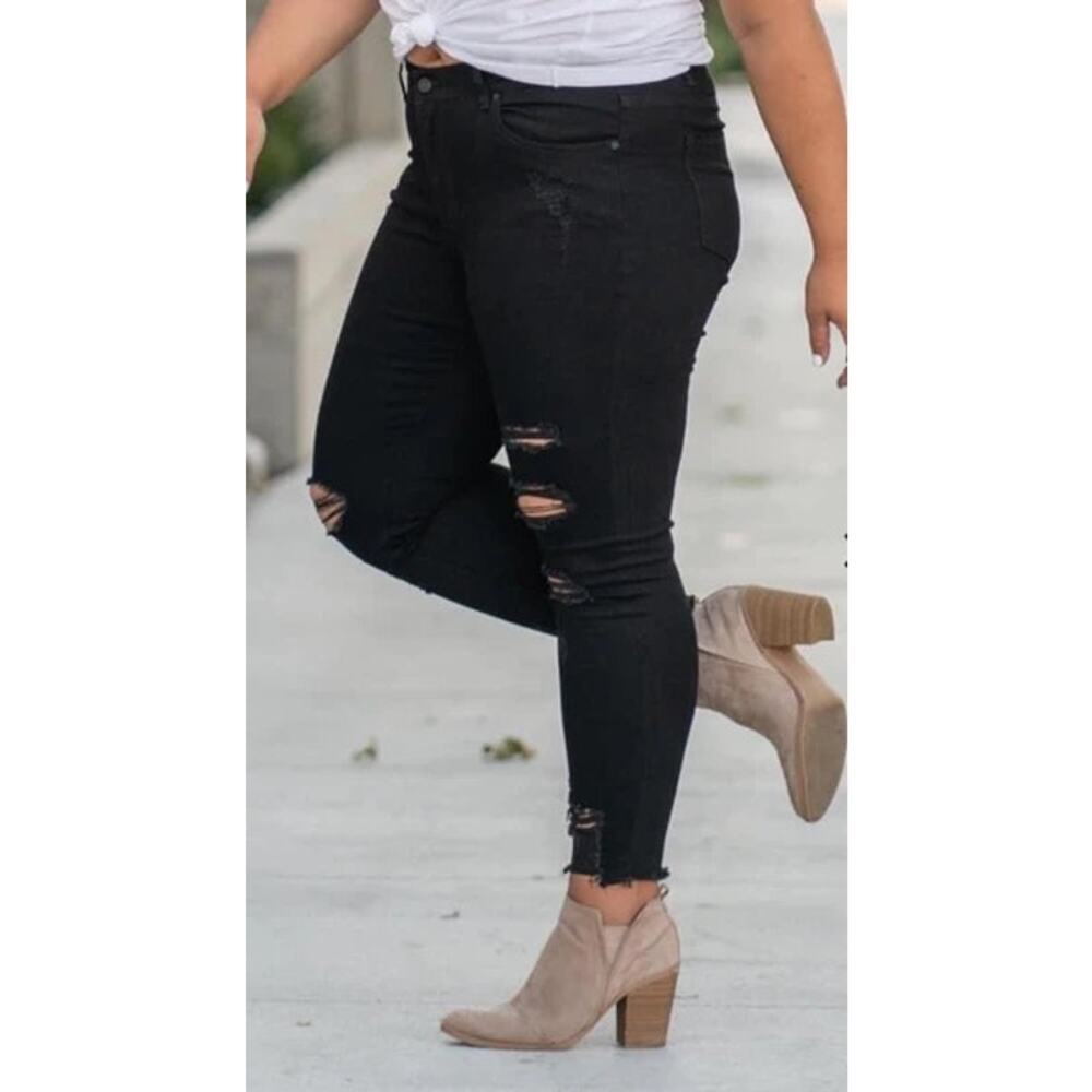 Kankan Women’s skinny distressed jeans